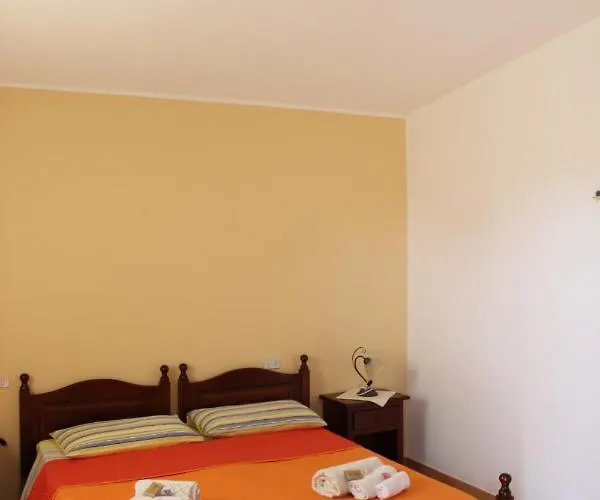 Фермерский дом Agriturismo L' Agrumeto Джиразоле